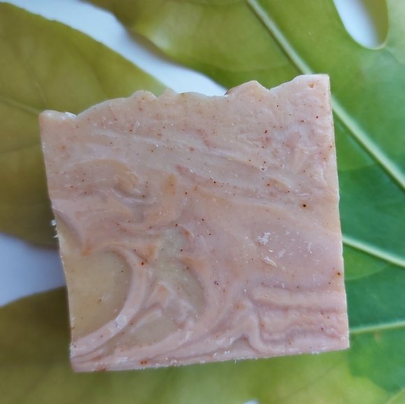 Artisan Clementine and Clove Pink Clay spa soap - Picture 1 of 3